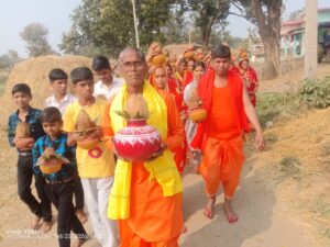 श्रीमद भागवत सप्ताह यज्ञ की कलश यात्रा में जय श्री राम के नारे से गुंजायमान हुआ गांव सांगोबांध