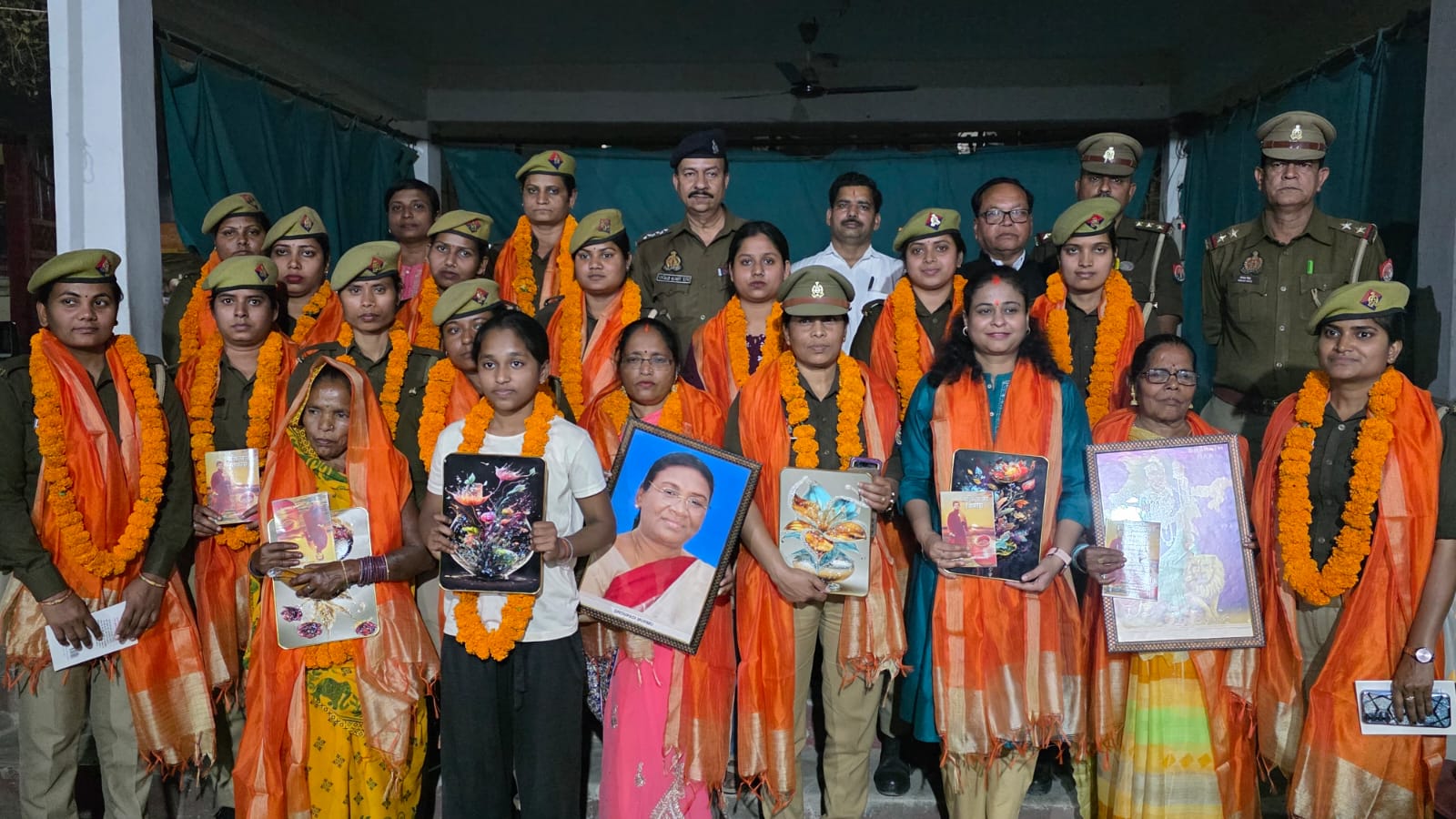 सीओ दुद्धी ने महिला पुलिसकर्मियो व समाजसेवी महिलाओ को किया सम्मानित