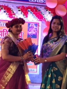 अंतरराष्ट्रीय महिला दिवस पर, पूर्व छात्रा अनुराधा त्रिपाठी को ‘मिस कीनाराम अवार्ड’