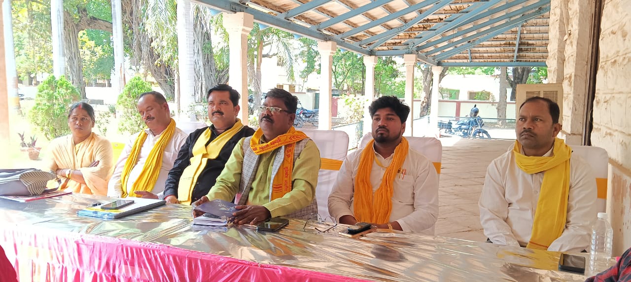 सुभासपा की बैठक में गूंजा पंचायत चुनाव का रणभेरी