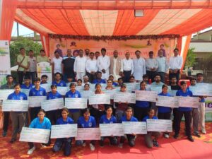 विजेता आर्चरी कंपटीशन खिलाड़ियों को पूर्व सांसद  ने किया सम्मानित