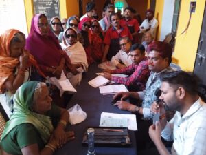 राबर्ट्सगंज लायंस क्लब  ने आयोजित किया निःशुल्क नेत्र चिकित्सा शिविर