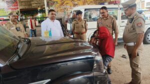रॉन्ग साइड वाहनों का हुआ चालान  उतरवाए गए हूटर दिए निर्देश :एसपी
