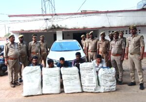 लग्जरी कार से बरामद हुआ 50 लाख का गांजा,पांच तस्कर गिरफ्तार
