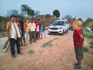 अवैध बालू खनन का काला खेल: पूर्व जिला पंचायत अध्यक्ष अनिल यादव से दुर्व्यवहार, भाई से मारपीट