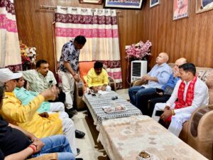 राज्य मंत्री को रहवासियों की समस्या को लेकर सौपा ज्ञापन