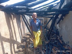 सन्दिग्ध परिस्थितियों में आग लगने से घर जलकर हुआ खाक