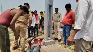 लुधियाना जा रहा प्लम्बर मिस्त्री सन्दिग्ध परिस्थितियों में मुरी एक्सप्रेस से गिरा , हुई मौत