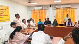 गेंहू खरीद और पेयजल पर विशेष ध्यान दिया जाय: प्रभारी मंत्री