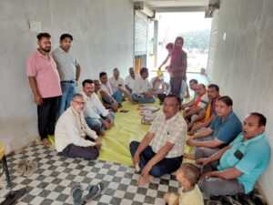 व्यापारियो की बैठक में कोन-तेलगुड़वा मार्ग के अधूरे निर्माण को लेकर हुई चर्चा