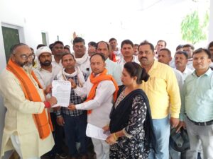 ग्राम रोजगार सेवकों ने विधायक भूपेश चौबे को सौंपा ज्ञापन, मानदेय की मांग