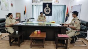 आईजी विंध्याचल आर.पी. सिंह ने की अपराध एवं कानून व्यवस्था की समीक्षा