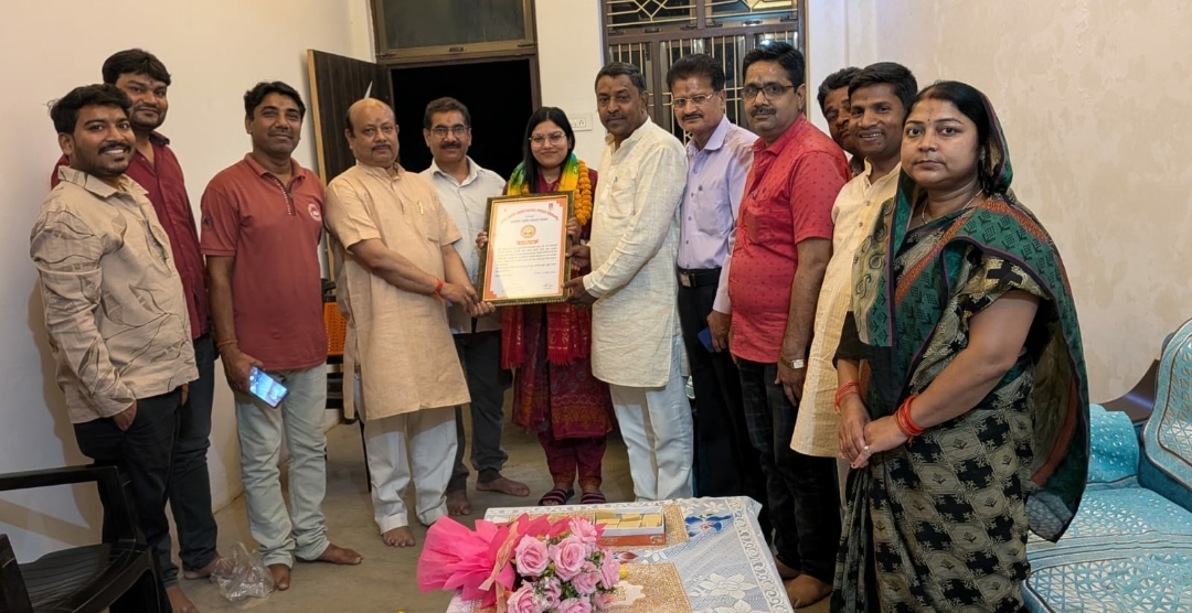 यूपीपीसीएस परीक्षा में 21 वां स्थान प्राप्त कर खुशबू ने बढ़ाया जनपद का मान : कृष्ण मुरारी गुप्ता