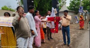 भाजपा कार्यकर्ताओं ने की नारेबाजी, बोले- सशक्तिकरण के लिए बिल जरूरी