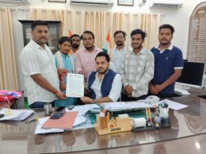 जिले में मानकविहीन स्कूलों व कोचिंग के खिलाफ एबीवीपी ने सौंपा ज्ञापन