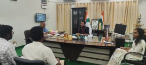 जनपद के अविद्युतकृत मजरो का जल्द कराये विद्युतीकरण: जिलाधिकारी