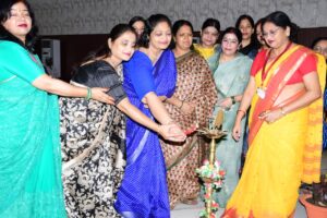 दिशिता बाल मंदिर रेनुसागर में हर्षोल्लास से मना मदर्स डे, बच्चों ने दी भावपूर्ण प्रस्तुति