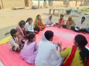भीषण लू से बचाव के लिए सोनभद्र विकास समिति ने चलाया अभियान