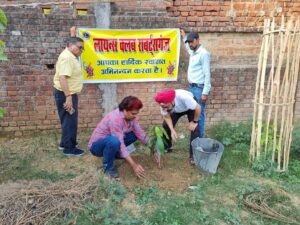 लायंस क्लब राबर्ट्सगंज ने विश्व पर्यावरण दिवस पर लगाए 11 फलदार पौधे
