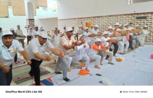 “योग ही जीवन का आधार” – खंड शिक्षा अधिकारी महेंद्र मौर्य