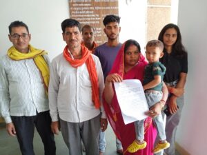 मानसिक रूप से विक्षिप्त पति की जमीन पर भू-माफियाओं का कब्जा करने का आरोप