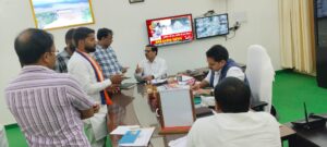 नेटवर्क समस्या अपना दल नेता ने डीएम से की शिकायत, तत्काल जांच के निर्देश