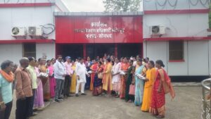 म्योरपुर ब्लॉक में 62 आंगनबाड़ी कार्यकर्तियों को मिला स्मार्ट मोबाइल