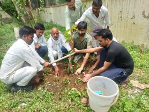 “एक पेड़ मां के नाम” अभियान के तहत पौधरोपण, रालोद ने लिया पर्यावरण संरक्षण का संकल्प