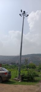 लाखों की लागत से लगा हाईमास्ट लाइट 8 महीने से खराब, अंधेरे में डूबा चिलकाडांड