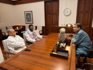केंद्रीय मंत्री नितिन गडकरी से मिले पूर्व सांसद नरेंद्र सिंह कुशवाहा