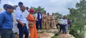 विजयगढ़ दुर्ग से शिवद्वार कावंड़ यात्रा की तैयारियों का डीएम और एसपी ने किया निरीक्षण