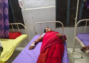 आकाशीय बिजली से झुलसी महिला, अस्पताल में भर्ती