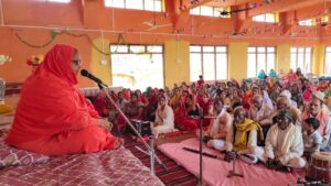 “गुरु मोह रूपी अंधकार को मिटाकर ज्ञान का प्रकाश देते हैं”:साध्वी कुन्ती बाई