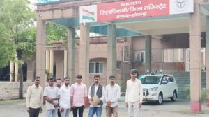 खाद की कालाबाजारी रोकने के लिए डीएम से पूर्व प्रधान ने की शिकायती पत्र,जांच की मांग