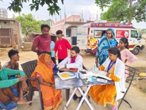 नौगढ़ में एसबीआई संजीवनी एमएमयू वैन के दो वर्ष पूरे, 20 गांवों के हजारों ग्रामीणों को मिला निःशुल्क स्वास्थ्य लाभ