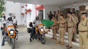 एसपी ने अत्याधुनिक इंटरसेप्टर वाहन को हरी झंडी दिखाकर किया रवाना