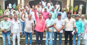 मानदेय भुगतान की मांग को लेकर ग्राम रोजगार सेवकों का प्रदर्शन