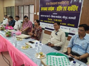 सीडीओ ने पीएम विश्वकर्मा लाभार्थियों के लिए ब्रांडिंग एवं मार्केटिंग की दी जानकारी
