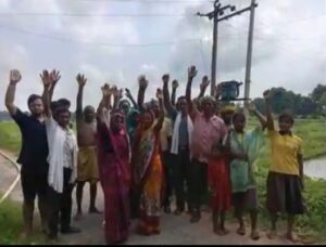 ट्रांसफार्मर न बदलने से नाराज ग्रामीणों ने किया प्रदर्शन
