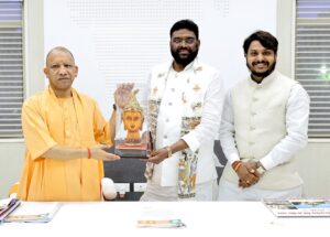 पूर्व सांसद ने सीएम से मिलकर उठाए सोनभद्र के जनहित मुद्दे, कार्रवाई का मिला आश्वासन