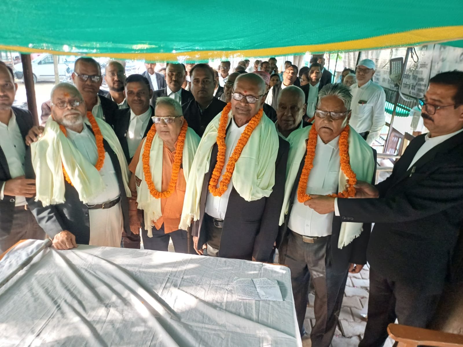 अधिवक्ता संविधान में निहित न्याय, स्वतंत्रता, समानता बंधुत्व के आदर्शों को सुरक्षित रखें