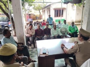म्योरपुर थाना परिसर में पीस कमेटी की हुई बैठक