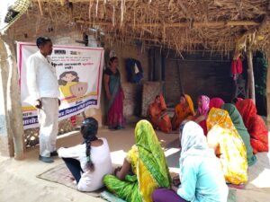 ऑनलाइन ठगी से बचाव के लिए ‘टिंग टोंग’ अभियान, साइबर टीम ने किया जागरूक