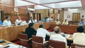 अभियान चलाकर राजस्व वसूली में लाये तेजी: जिलाधिकारी