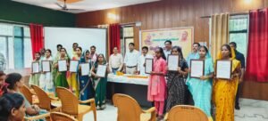 चोपन में 232 नवनियुक्त आंगनबाड़ी सहायिकाओं को मिला नियुक्ति पत्र, मंत्री संजीव गोंड ने किया वितरण