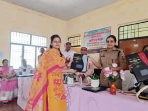 पीएम श्री राजकीय बालिका इंटर कॉलेज रॉबर्ट्सगंज में करियर मेला 2026-27 का आयोजन