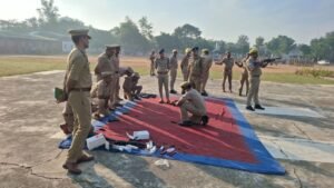 अपर पुलिस ऑपरेशन ने परेड की सलामी लिया,परखी पुलिसकर्मियों की शारीरिक दक्षता